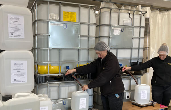 Supported by DB Schenker as transport partner, liquor manufacturer Lautergold is converting production in order to supply clinics and pharmacies with disinfectant during coronavirus times.